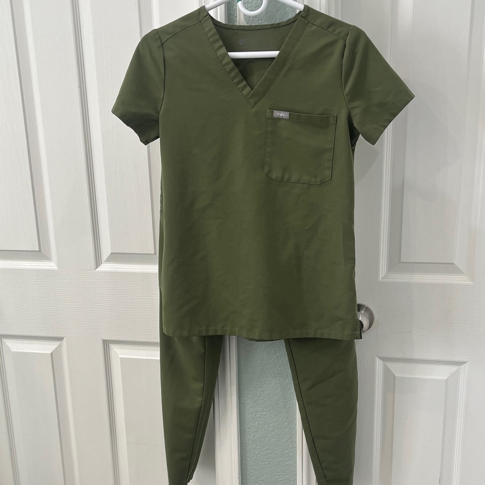 Figs Olive Green V-Neck Medical Scrub Top and Pants